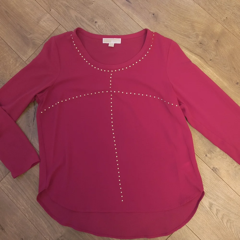Michael Kors Red Studded Hi-Lo Hem Blouse in Size L - Picture 7 of 14